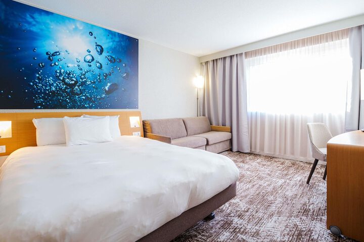 Room 4 of 113