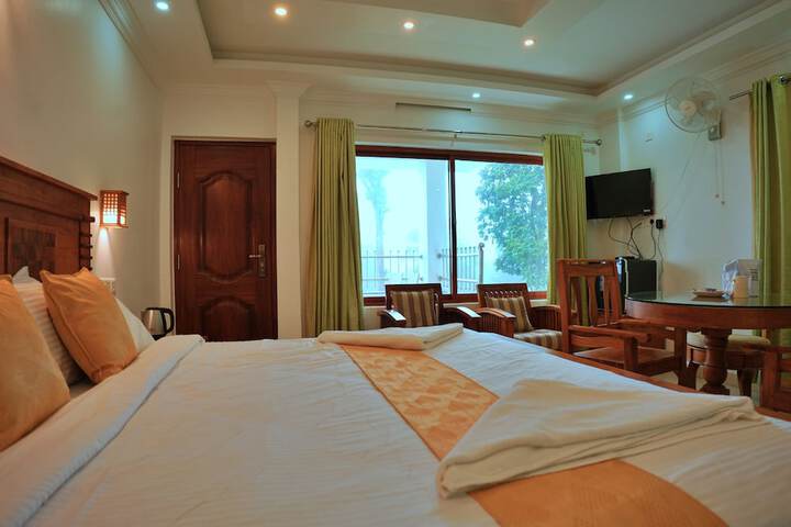 Room 13 of 66