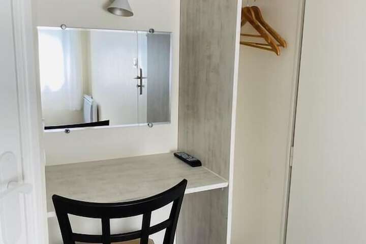 Room 14 of 33