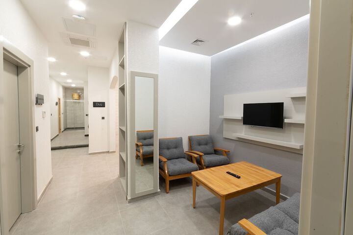 Room 21 of 37