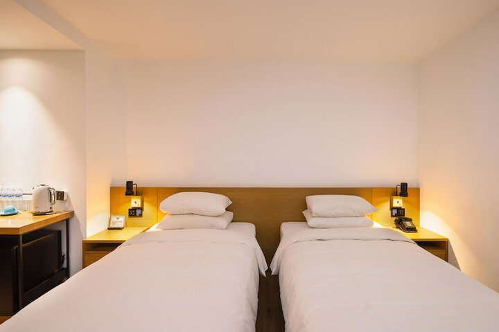 Room 72 of 151