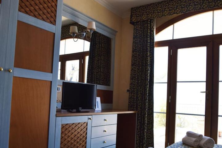 Room 15 of 50