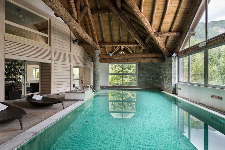 Hotel Pool