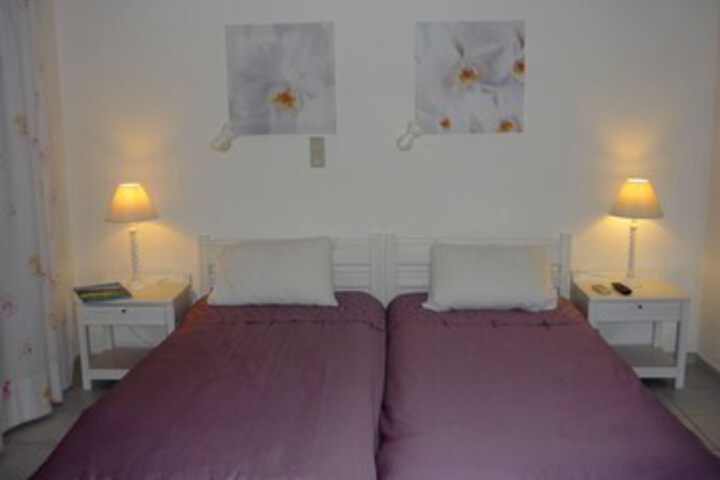 Room 42 of 49