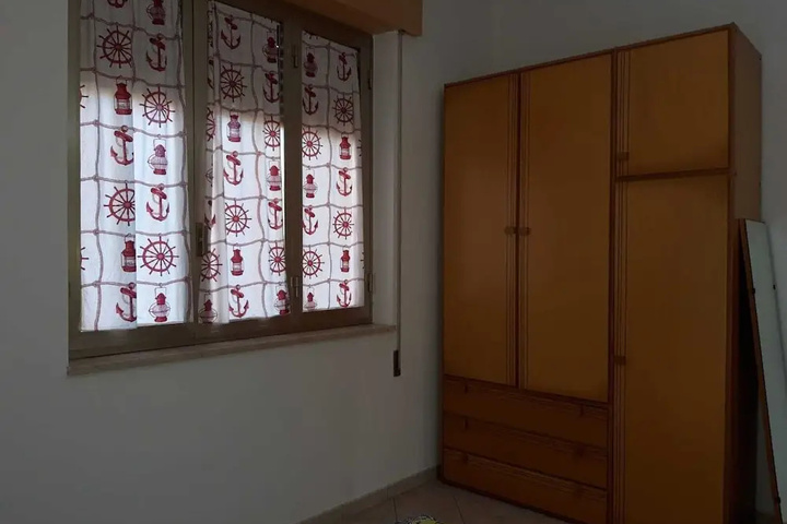 Room 8 of 13