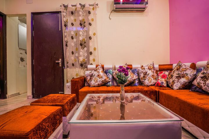 OYO 24743 JANAK RESIDENCY