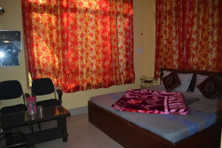 Room 5 of 17
