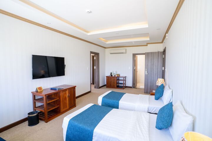 Room 34 of 80