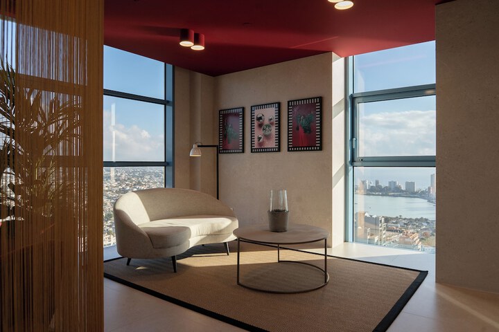 Lounge 54 of 58