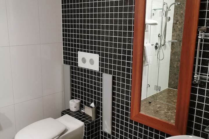 Room 20 of 37