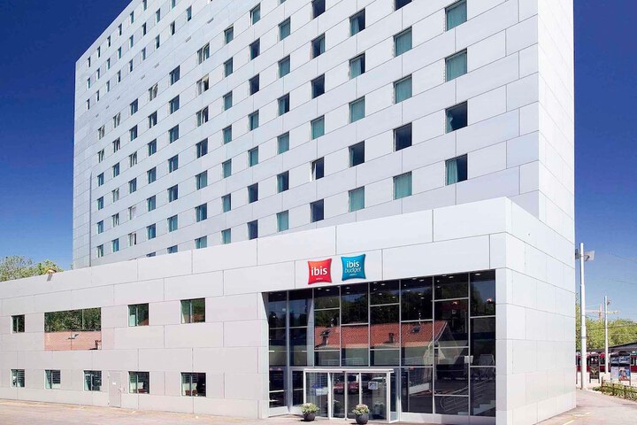 Hotel 48 of 50