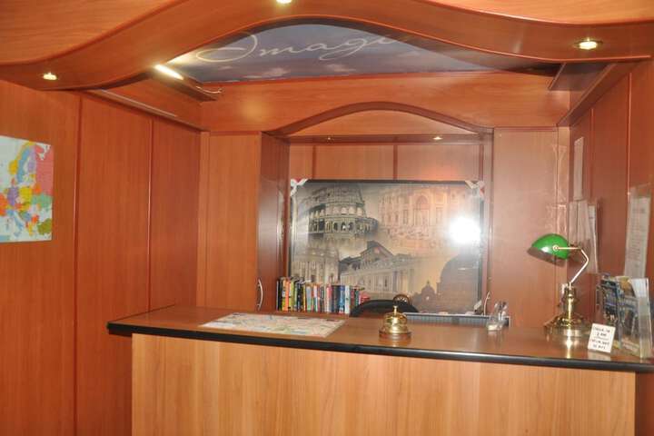Entrance & Lobby