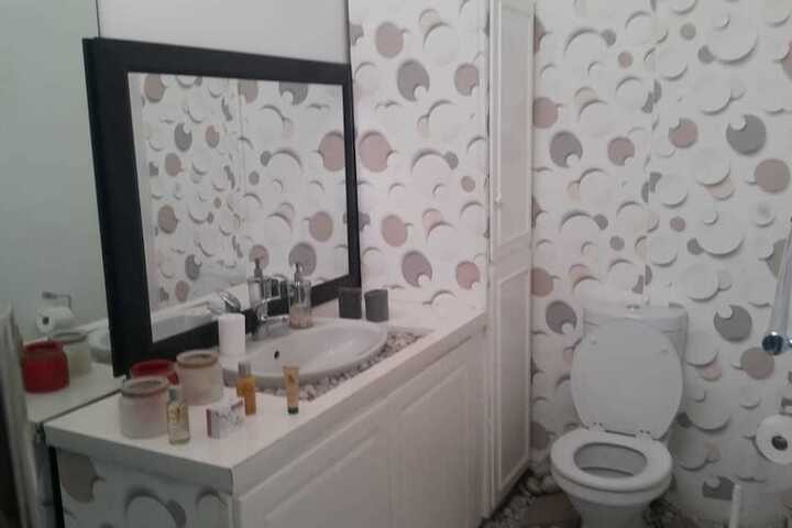 Room 53 of 60