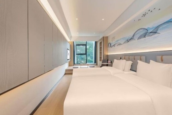 Room 5 of 6