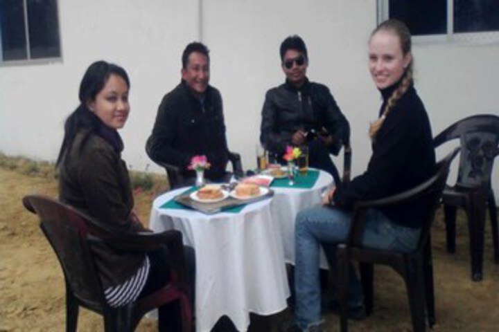 Dining 3 of 10