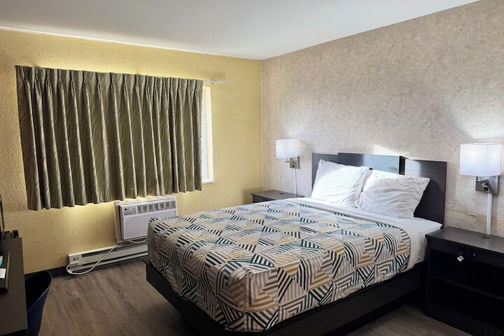 Room 16 of 26