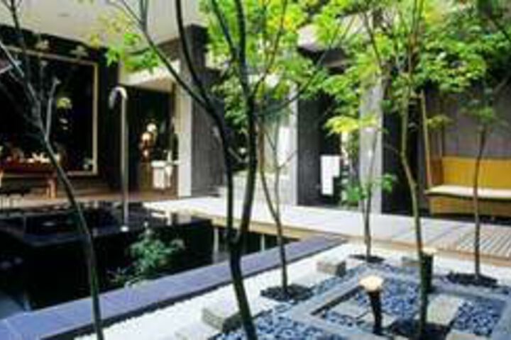 Hotel Exterior 8 of 31