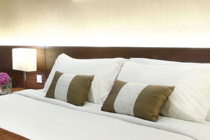 Room 32 of 48
