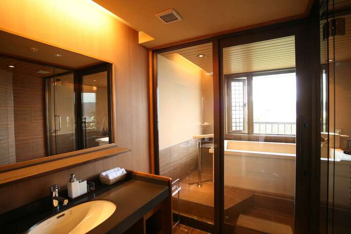 Room amenity