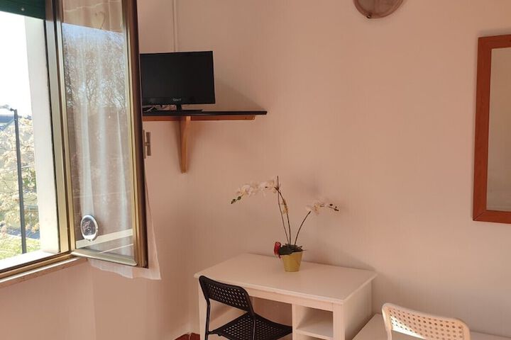 Room 15 of 30