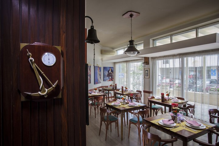 Dining 34 of 75