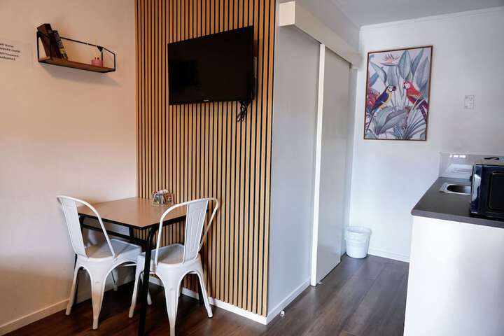 Room 21 of 35