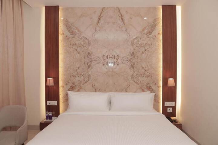 Room 8 of 30