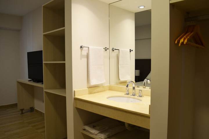 Room 16 of 47