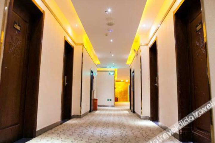 Hotel Interior 4 of 11