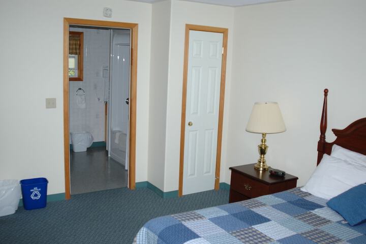 Room 12 of 115