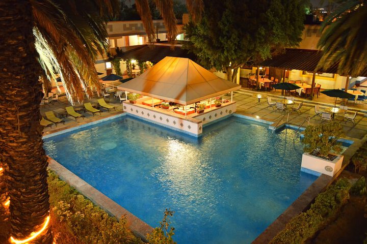 Hotel with Pool