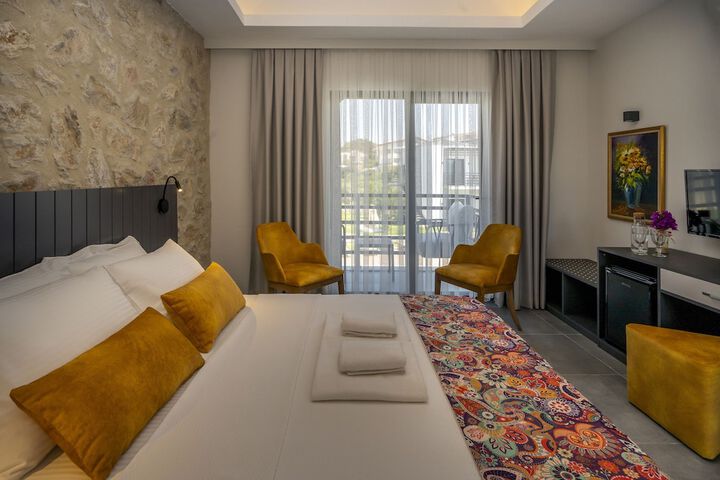 Room 7 of 32