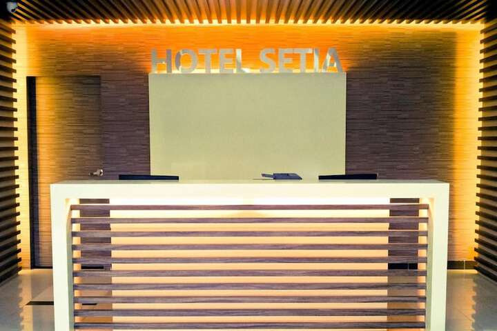 Entrance & Lobby