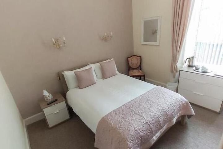Room 6 of 22