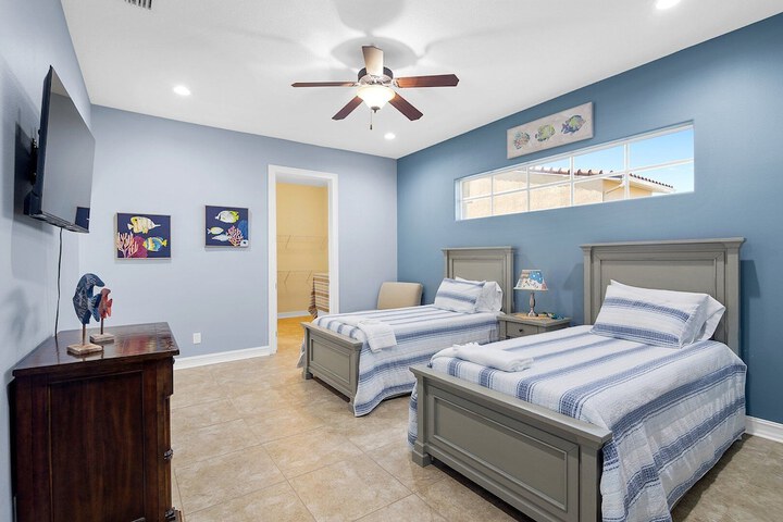 Room 4 of 44