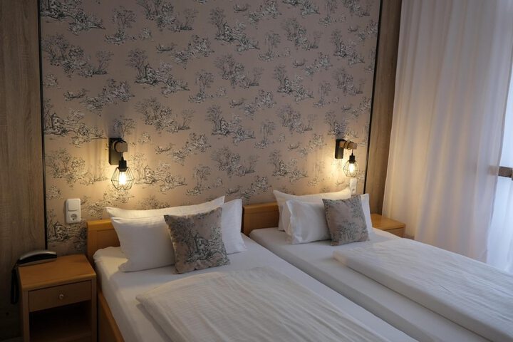 Room 22 of 43