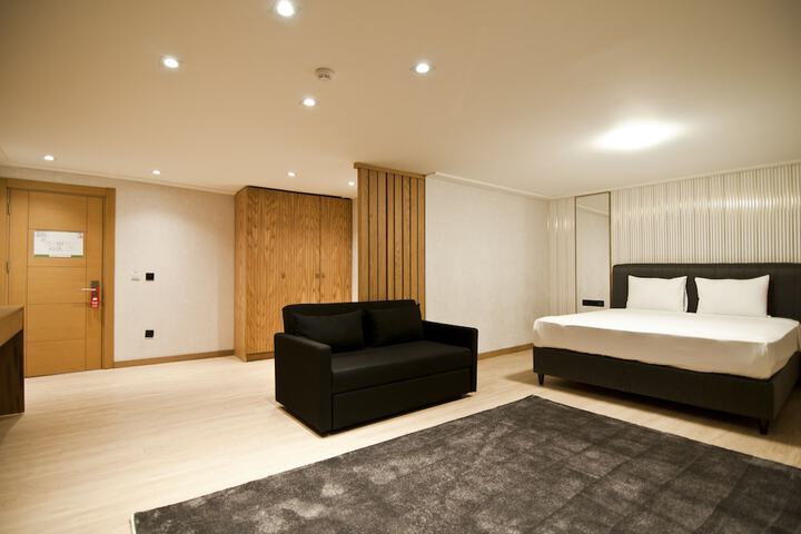 Room 63 of 92