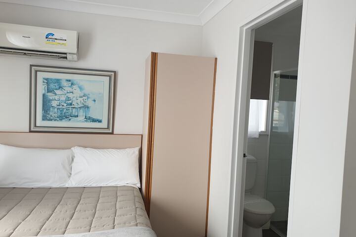 Room 18 of 46