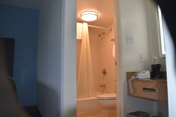 1 King Bed | (7 of 7)