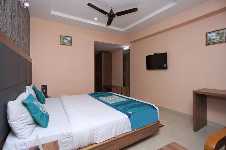 Room 13 of 22