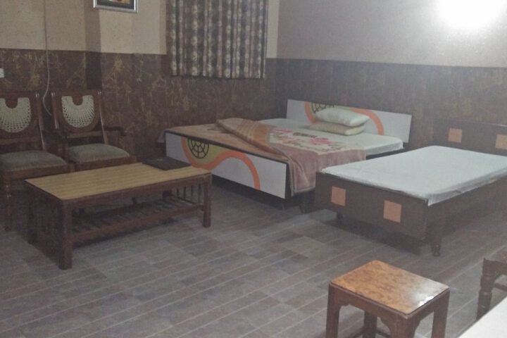 Room 8 of 17