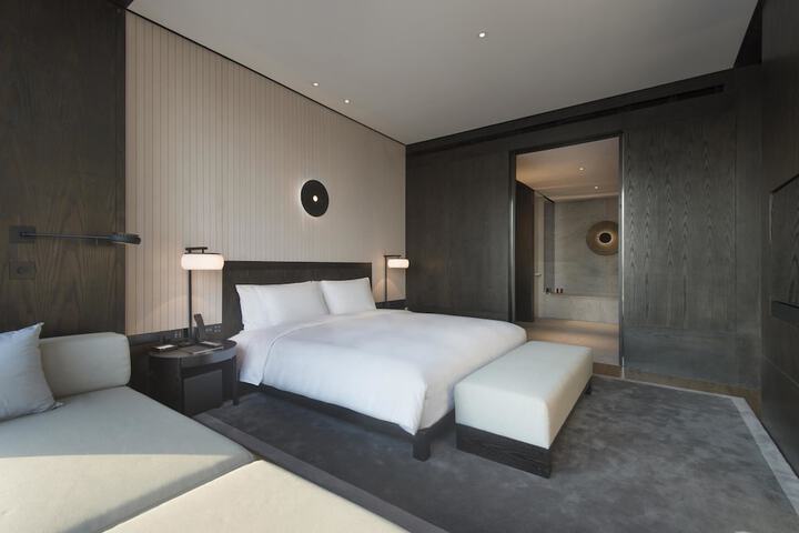 Room 6 of 45