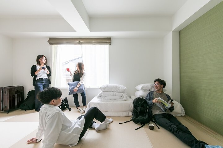 Room 28 of 74