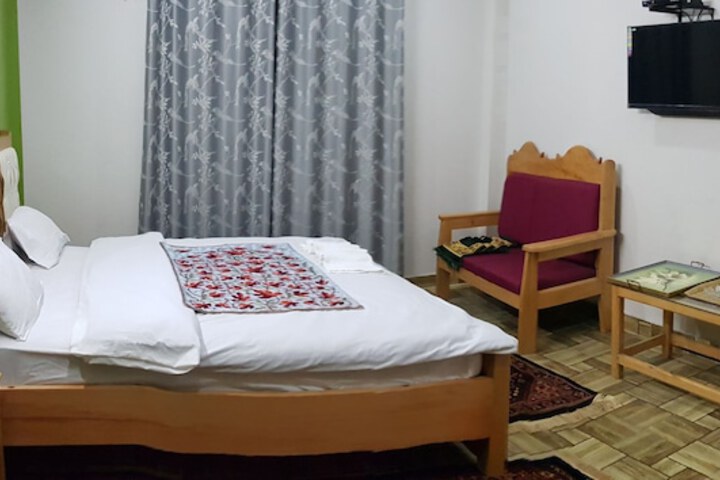 Room 5 of 22