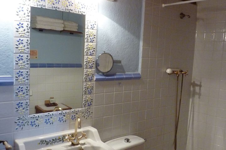 Room 6 of 52