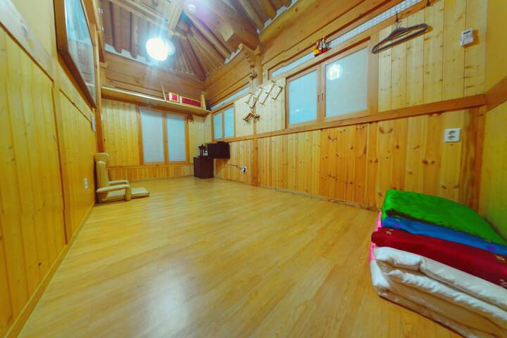 Room 10 of 57
