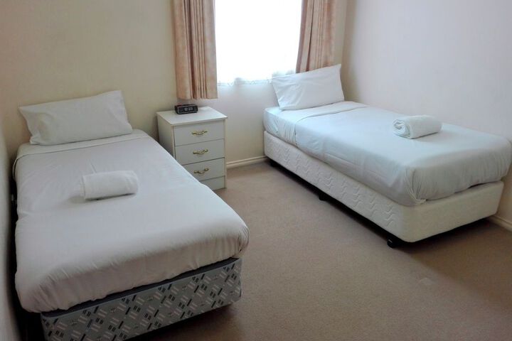 Room 4 of 38