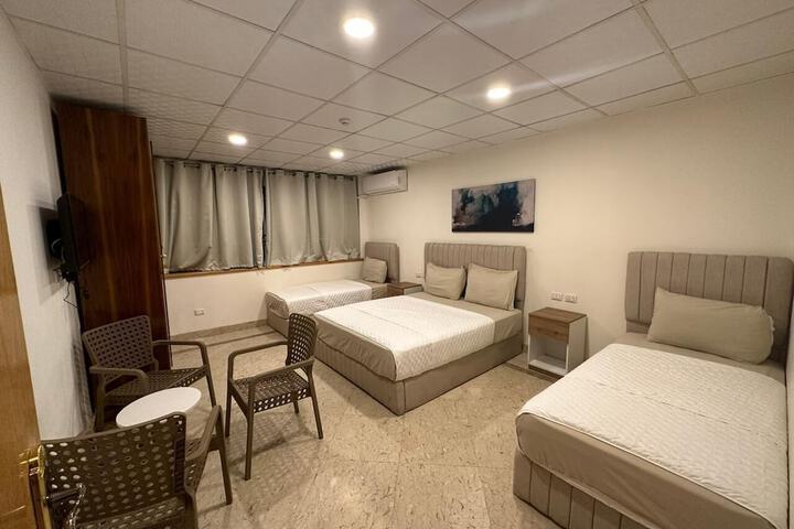 Room 28 of 46