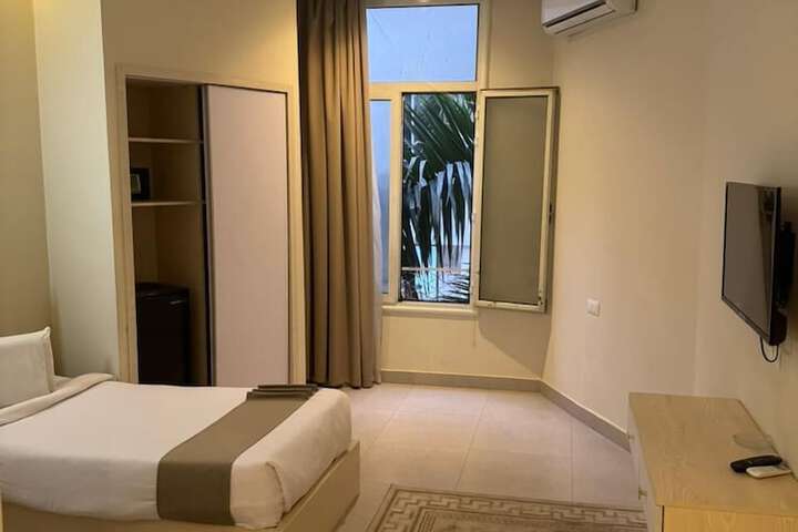 Room 49 of 92