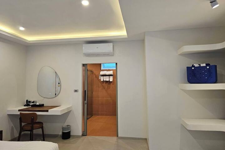 Room 95 of 218